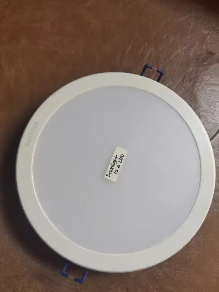 Lampu downlight philips