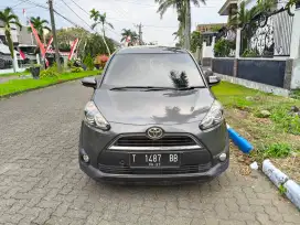 Sienta V 2017 matic