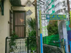 Disewa tahunan rumah + warung