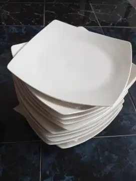 Piring makan/ kue keramik