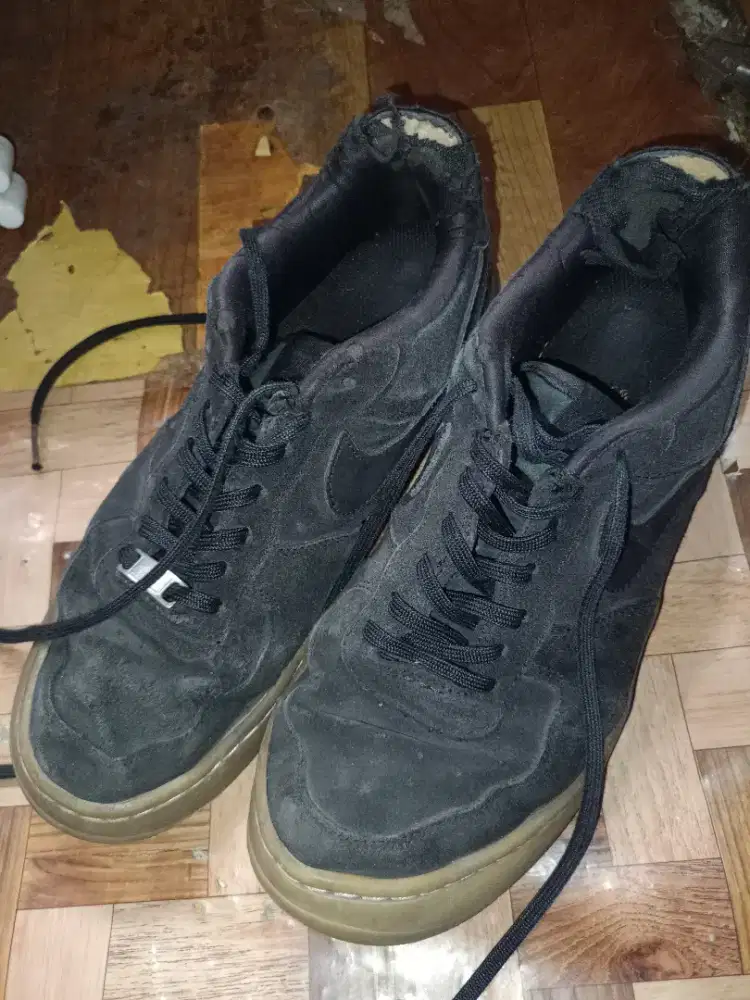 Sepatu Nike bekas