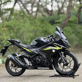 HONDA CBR150R HITAM 2016 KM 15K PAJAK PANJANG SIAP GASPOL