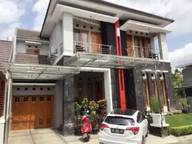 Rumah 2 lantai Dalam Perumahan Area jakal KM9