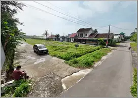 Dekat Stadion Maguwoharjo, dekat Kampus dan perkantoran, siap AJB