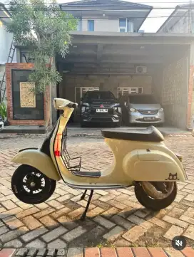 Vespa PTS 100 Tahun 1980