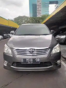 Toyota Kijang innova V Luxury 2012 Tangan ke 1