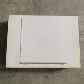 [GARANSI INDO] MACBOOK AIR M3 8/256GB - Starlight