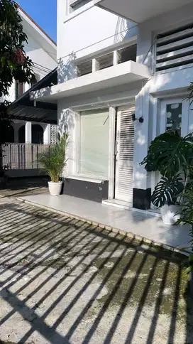 DIKONTRAKAN RUANGAN OFFICE/OUTLET dll