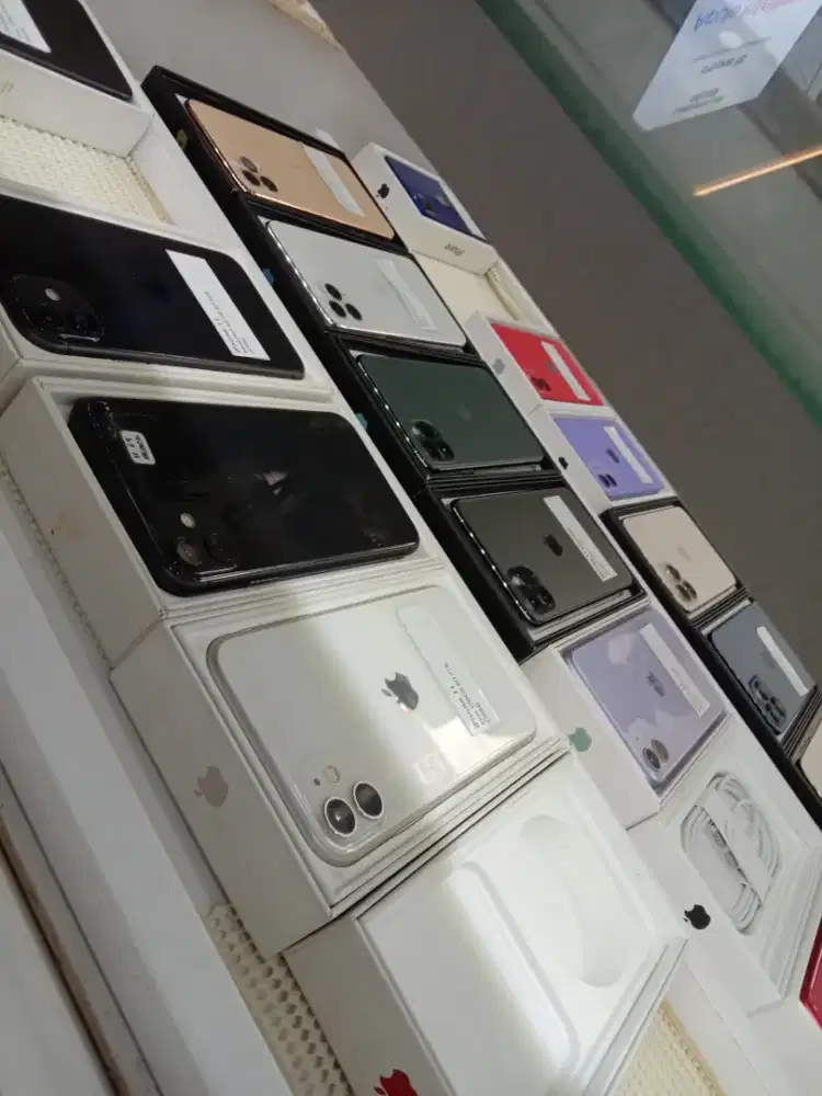 iPhone  lima puluh store