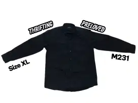 { THRIFTING } { PRELOVED } Kemeja Pria Polos Hitam Merk M231 Size XL