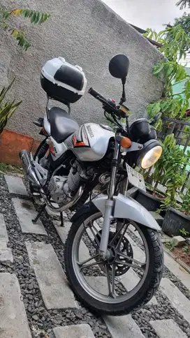 Suzuki Thunder 125 Silver