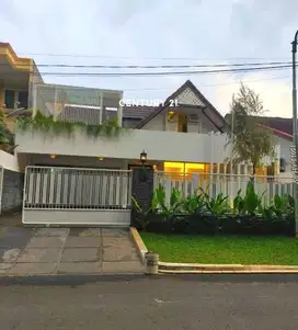 Disewakan Rumah Mewah 2 Lt Di Pondok Indah
