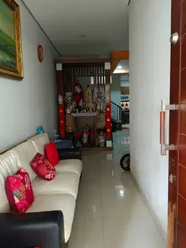 Dijual Rumah Strategis di Kelapa Molek Kelapa Gading Jakarta Utara