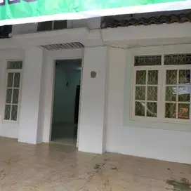 Rumah Strategis di Tanjung Bunga, Harga 410 Juta