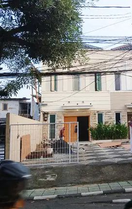 Ruko sewa Pncoran, dekat tebet eco park Jakarta Selatan