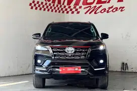 Toyota Fortuner 2.4 TRD AT 2021 Hitam