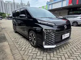 Toyota Voxy 2.0 CVT TSS Camera360 Facelift AT Hitam 2023 SIAP PAKAI