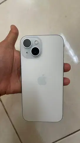 Iphone 15 putih