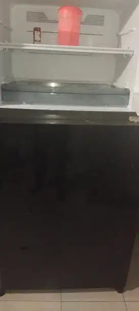 Dijual kulkas merk sharp Mega frezeer