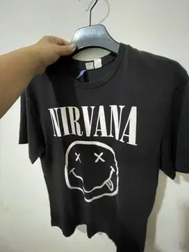 h&m tshirt nirvana