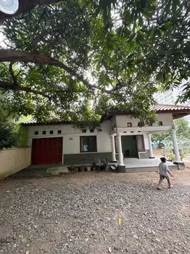 Di Kontrakan Rumah dekat KIIC