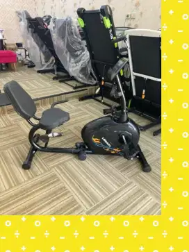 Sepeda statis Recumbent Legacy alat olahraga YWB-982