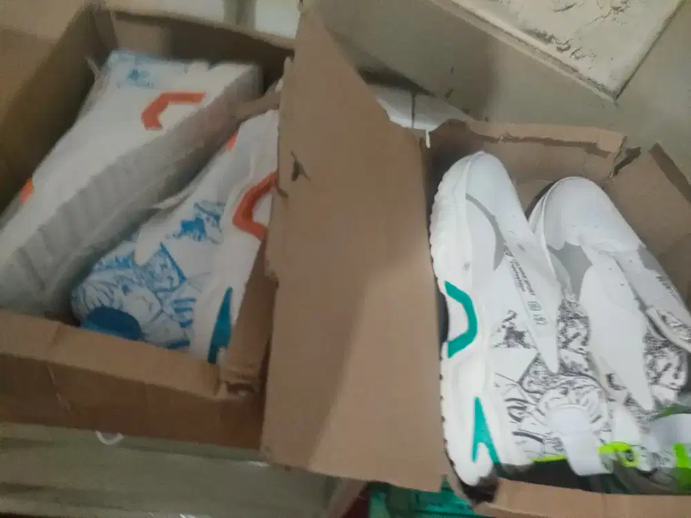 Sepatu size 42 baru cuma ga cocok JD ta jyal