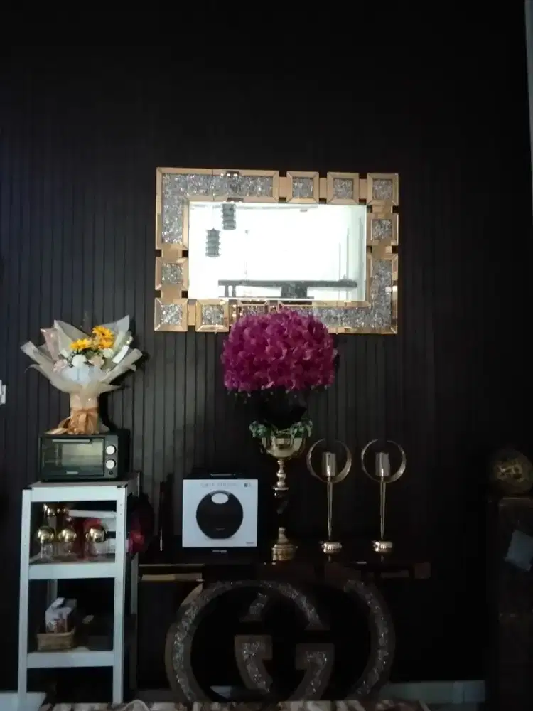 Meja dekorasi plus lampu