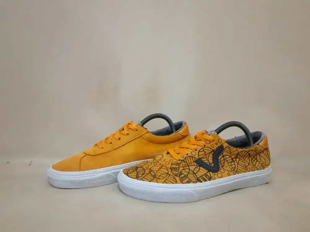 Vans Epoch Sport Suede Original
Size 43 dan adidas nike