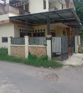 DIJUAL CEPAT ! RUMAH 2 LANTAI, PURI DIRGANTARA, COLOMADU !