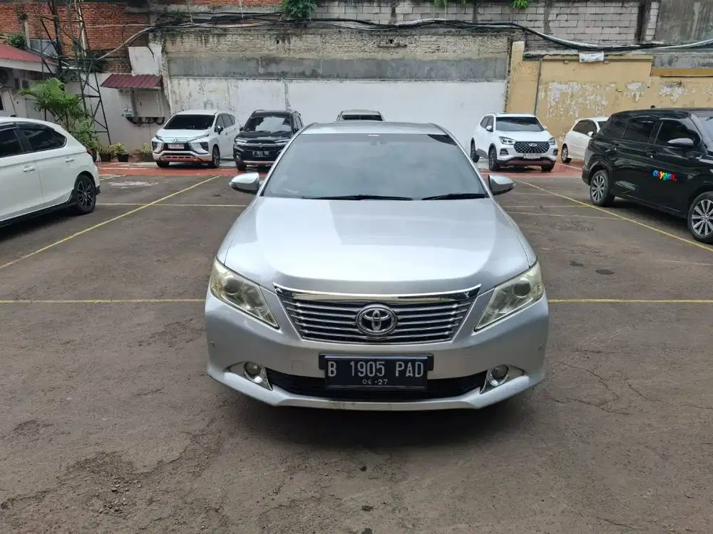 JUAL MOBIL BEKAS Camry 2.5V AT 2012