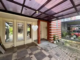 Disewakan Rumah 2 Lantai Modern Di Bintaro