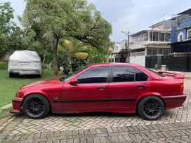 BMW 320i 1995 Bensin