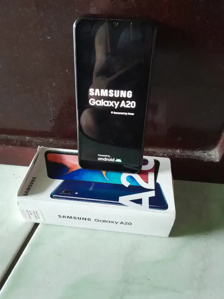 Di Jual Cepat : Samsung Galaxi A20 Warna Biru / Masih Ori.