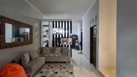 RUMAH DIJUAL BU SHM DEKAT TUGU JOGJA DI BAYURADEN