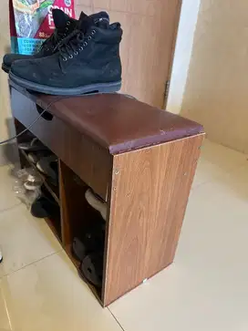 RAK SEPATU AESTETHIC