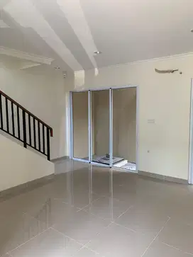 DISEWAKAN Rumah Bagus Modern Asri 4KT dekat club house Gading Serpong