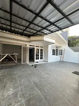 Disewakan Rumah Unfurnish Hadap Utara di Kelapa Gading Jakarta Utara