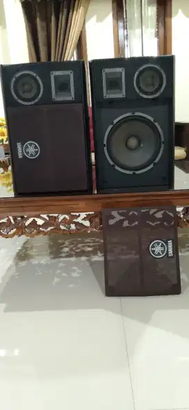 Yamaha Karaoke Speaker System model: KMS-2500, Speaker Pasif 10 inchi