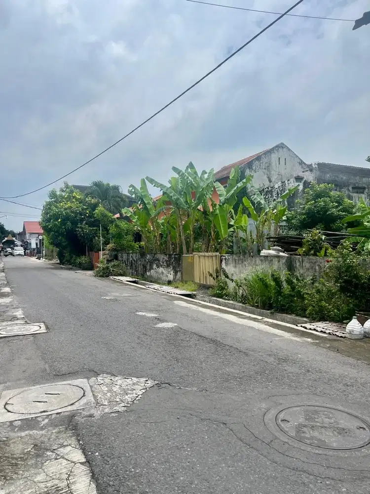 Tanah tepi jalan Banteng jakal km 7 dekat UGM