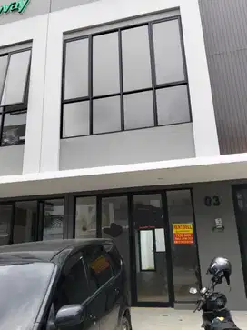 Disewakan Ruko Uptown ( 2 lantai) Lippo Cikarang, Hanya 87 Jt/Tahun