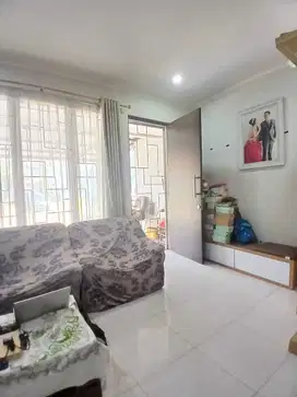 Dijual Rumah siap huni di Viola Residence Graha Raya, Tangerang City