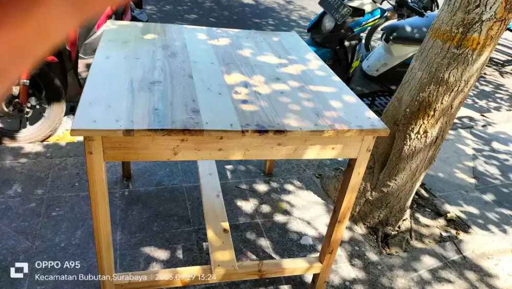 Meja Makan Lebar 120x120 (Bisa Custom)