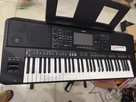 KEYBOARD YAMAHA PSR SX720