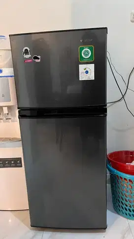 Kulkas Sharp 2 pintu Tanpa Bunga es