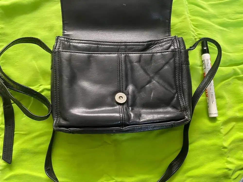 MARK & SPENCER SLING BAG - GENUINE LEATHER - PRELOVED