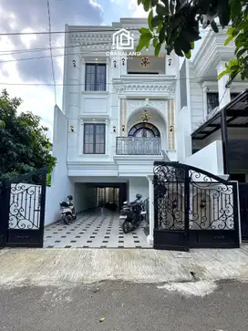 Rumah Baru Mewah Dalam Komplek Besar Lingkungan Asri Di Jagakarsa