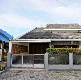 Rumah luas perumahan sidoarum jl godean