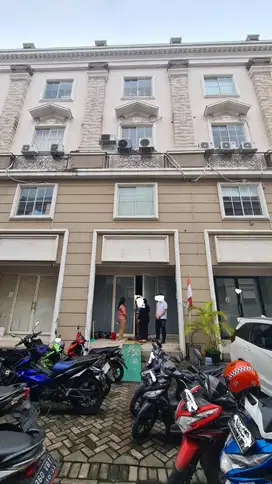Dijual / Disewa Ruko 4 Lantai Strategis CBD Green Lake City Cipondoh