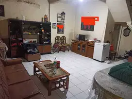 Rumah Lokasi Strategis Bangunan 2 Lantai di Jl. Merkuri Utara, Bandung